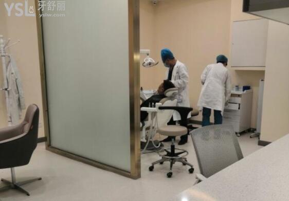 中諾口腔醫(yī)生診療時(shí)