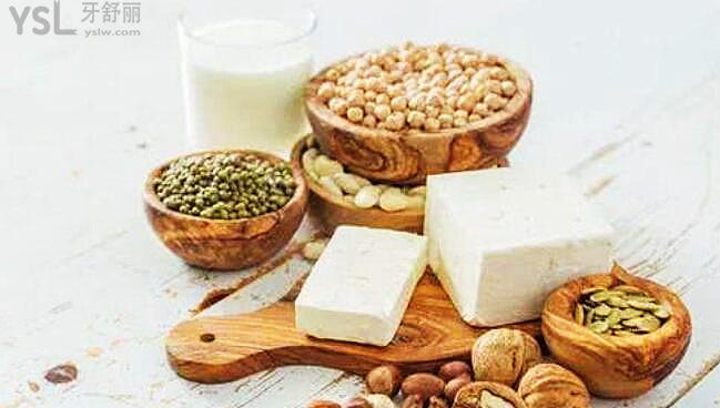 戴牙套后吃什么食物比較方便?注意事項(xiàng)有哪些呢?.jpg