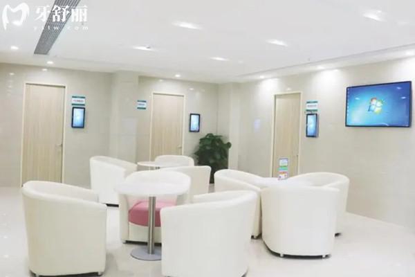 南充**休息區(qū)