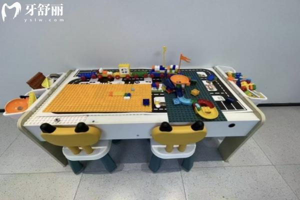 鄭州金水佳潔雅口腔門診部兒童玩耍區(qū)域