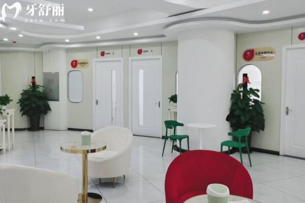 三亞微笑口腔地址在吉陽區(qū)有2家分院,交通路線+實(shí)力優(yōu)勢+收費(fèi)價(jià)格全解析