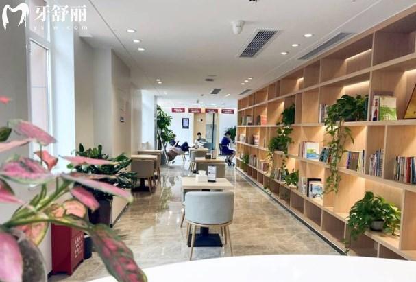 濟南弗萊堡口腔等候區(qū)