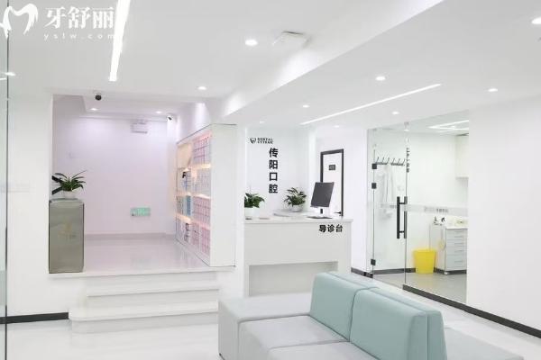 長春百卓口腔醫(yī)院大廳